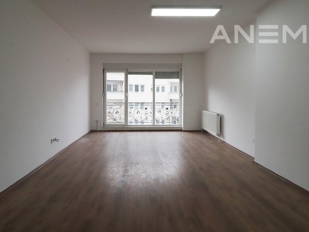 Zyre me qira me 3 hapësira pune te Qafa