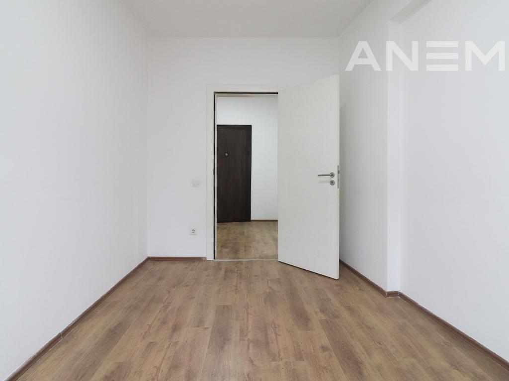 Zyre me qira me 3 hapësira pune te Qafa