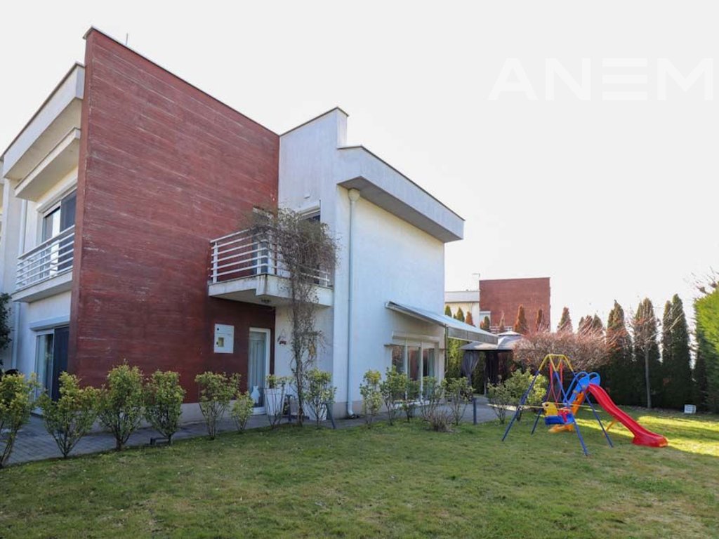 Shtëpi në shitje 174m² në lagjen Marigona Residence