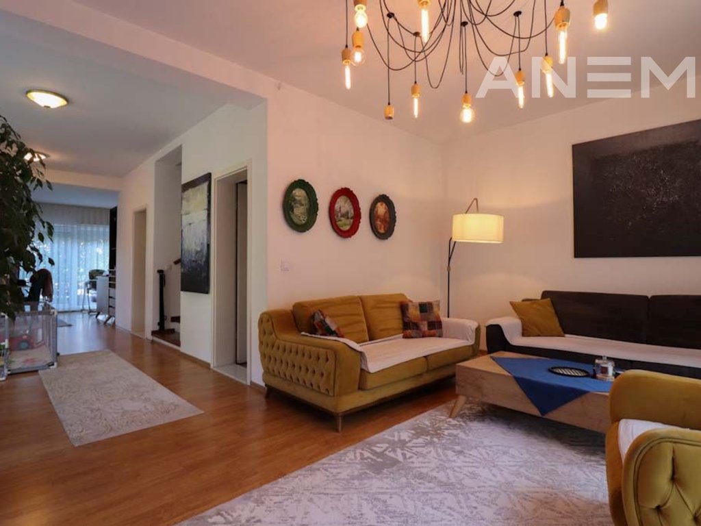 Shtëpi në shitje 174m² në lagjen Marigona Residence