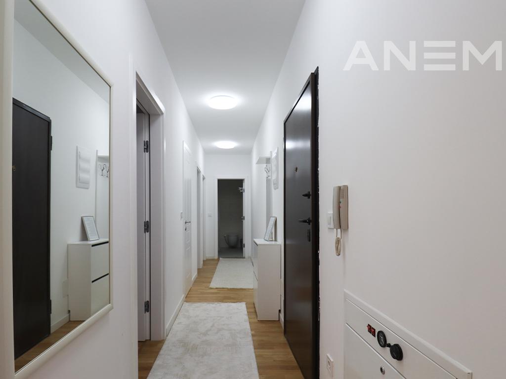 Banesë me qira me 3 dhoma gjumi në Mahallën e Muhaxherëve