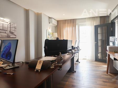 Zyre me qira me 2 hapësira pune në Qendër