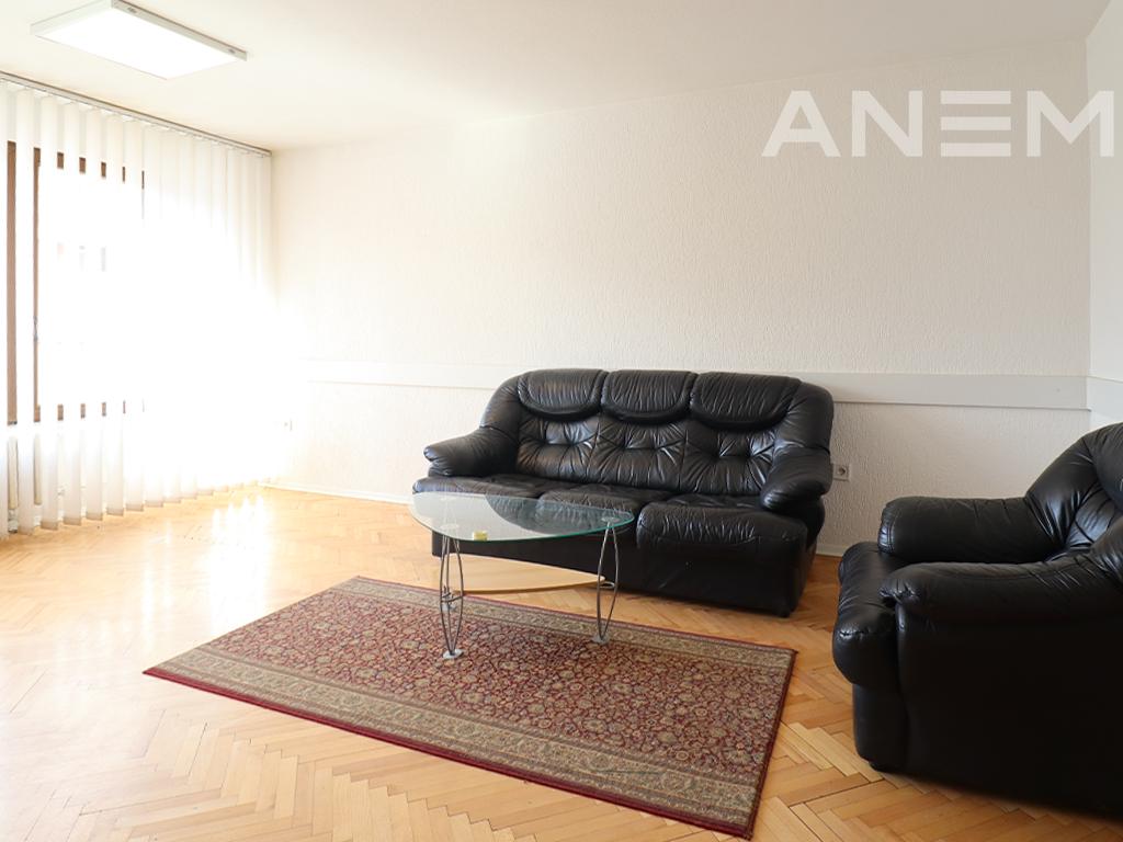 Zyre me qira me 5 hapësira pune në Pejton