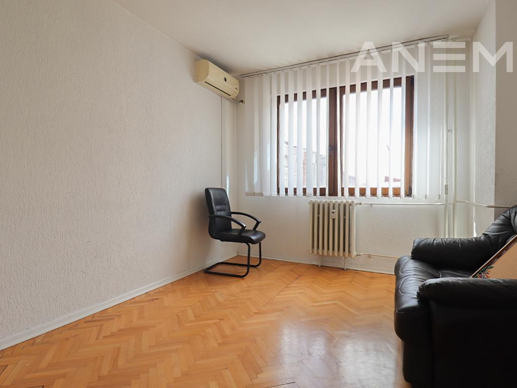 Zyre me qira me 5 hapësira pune në Pejton