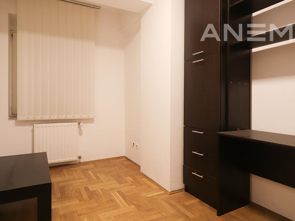 Zyre me qira me 3 hapësira pune në Kalabri