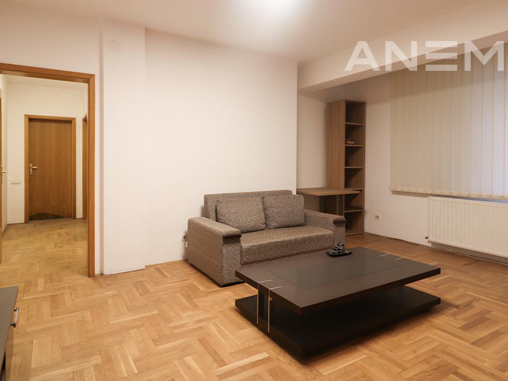 Zyre me qira me 3 hapësira pune në Kalabri