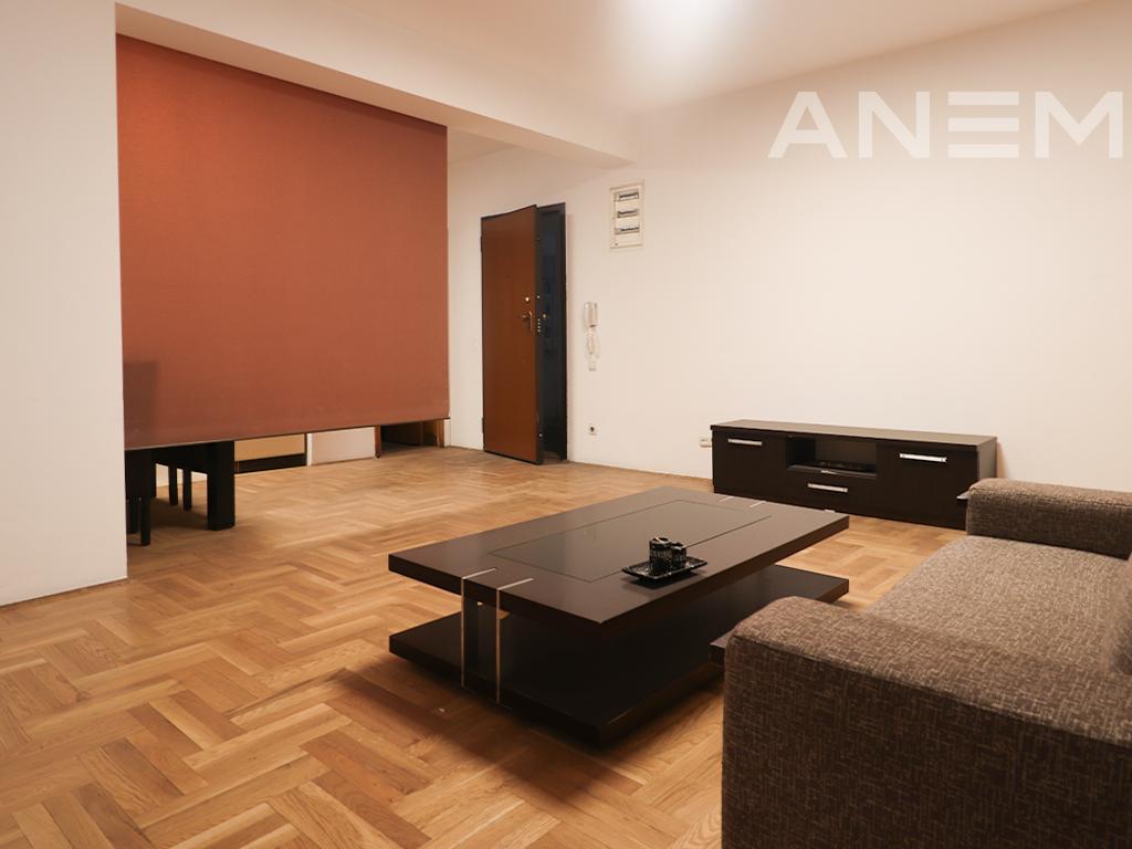 Zyre me qira me 3 hapësira pune në Kalabri