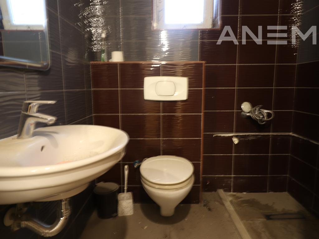 Zyre me qira me 3 hapësira pune në Kalabri