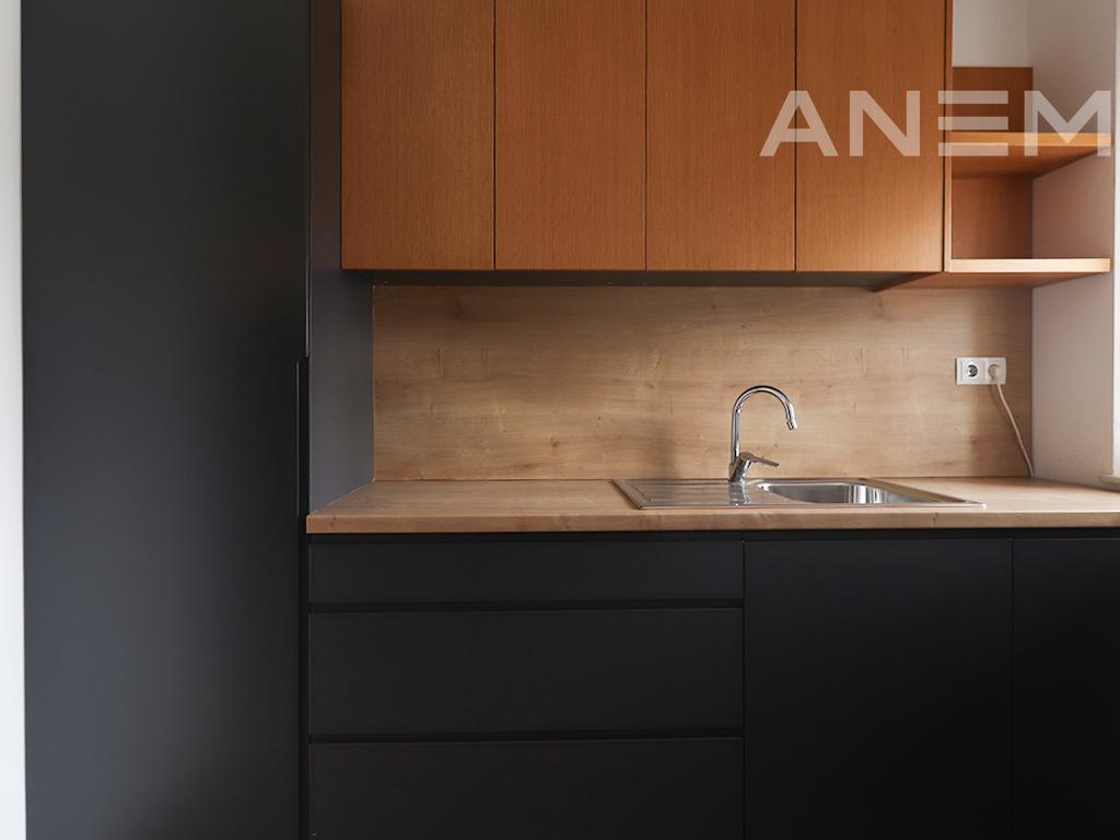 Zyre me qira me 3 hapësira pune në Kalabri