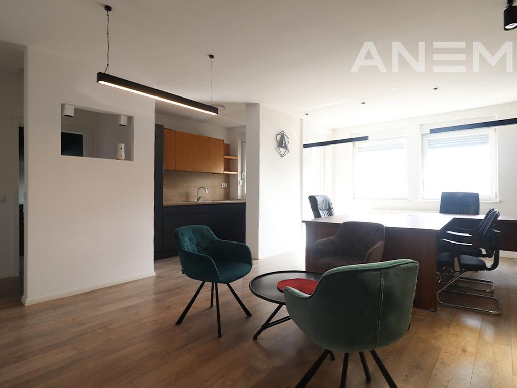 Zyre me qira me 3 hapësira pune në Kalabri