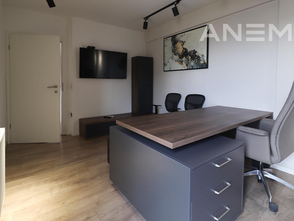 Zyre me qira me 3 hapësira pune në Kalabri