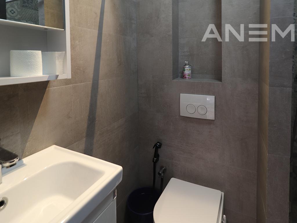 Zyre me qira me 2 hapësira pune në Qendër