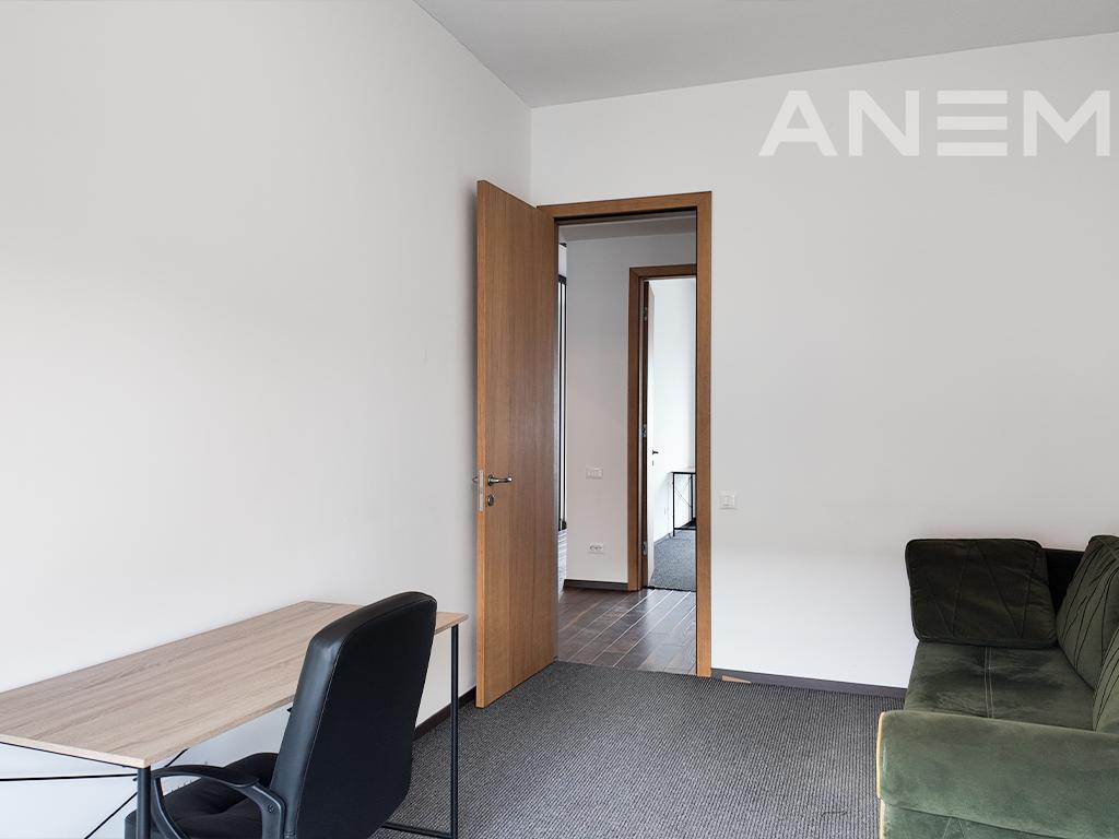 Zyre me qira 140m² në Veternik