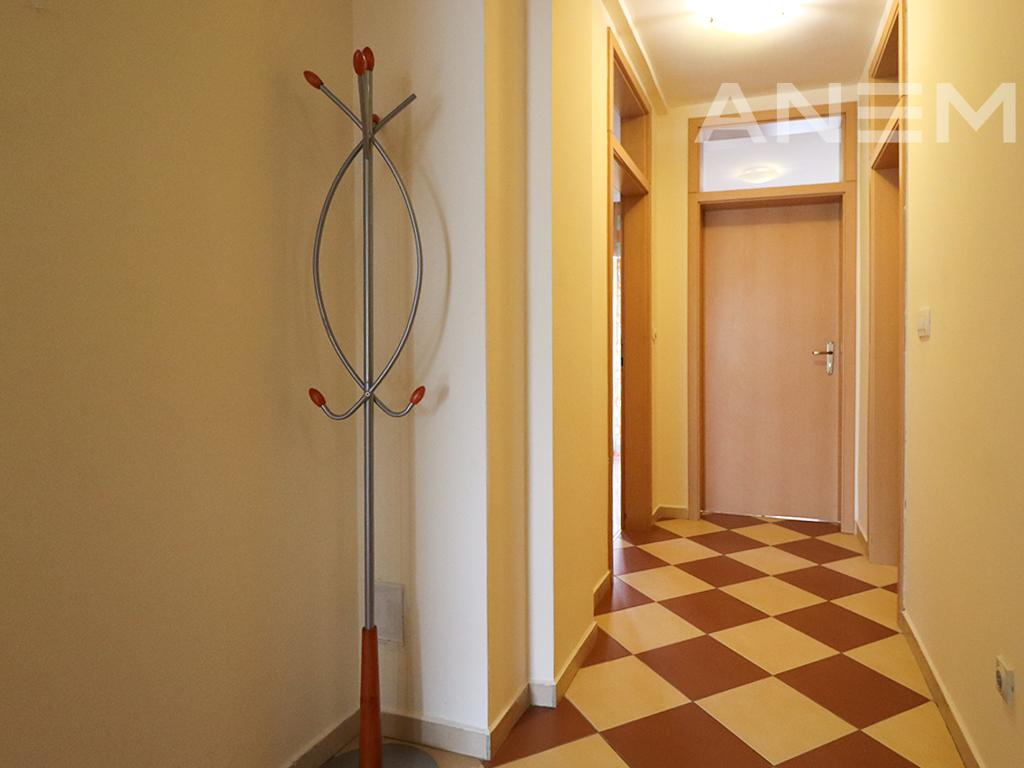 Banesë me qira me 2 dhoma gjumi te Qafa