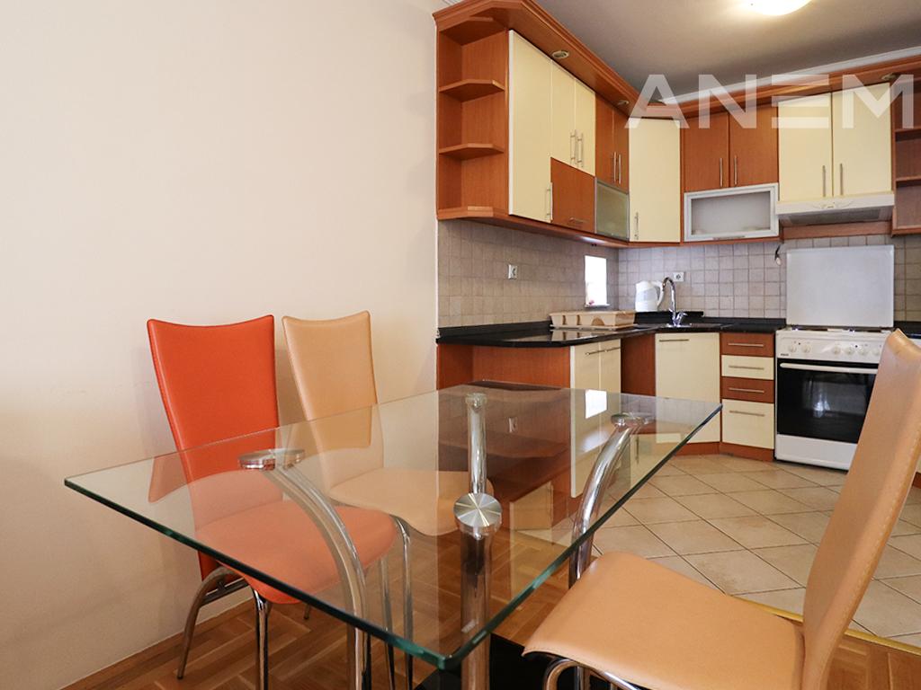 Banesë me qira me 2 dhoma gjumi te Qafa