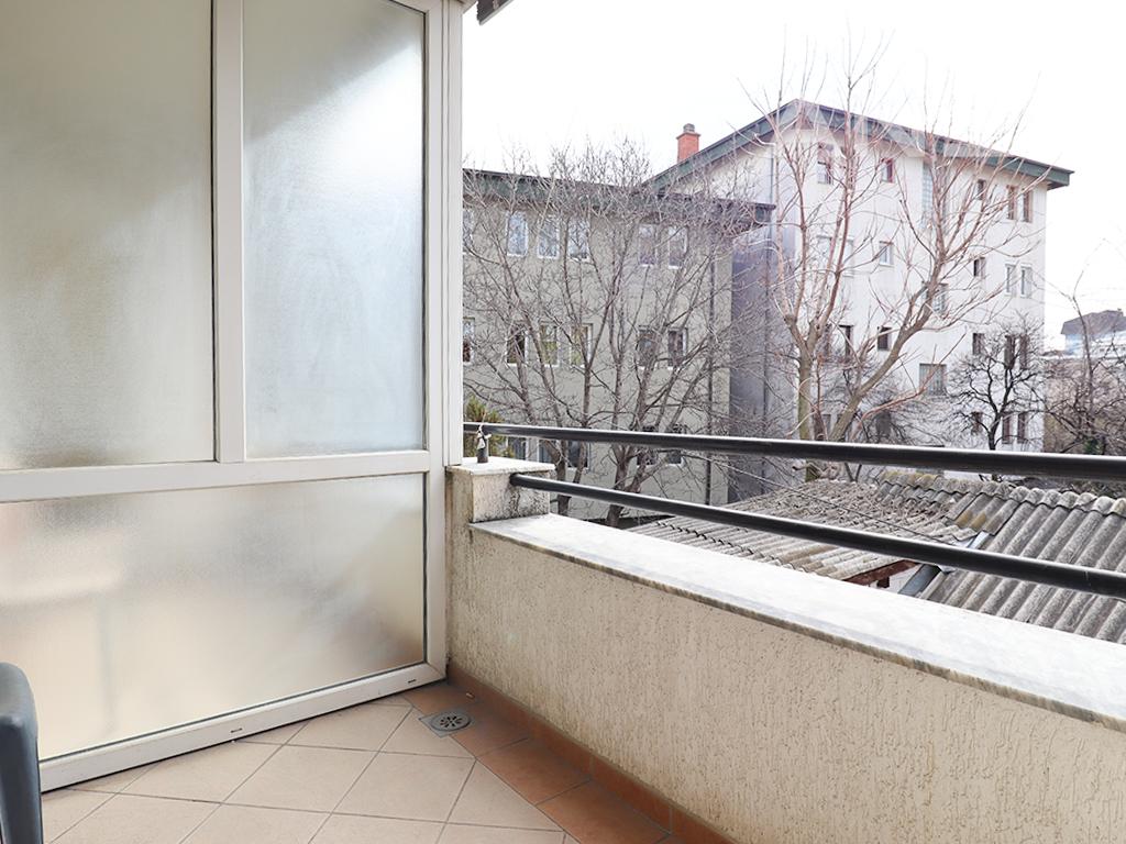 Banesë me qira me 2 dhoma gjumi te Qafa