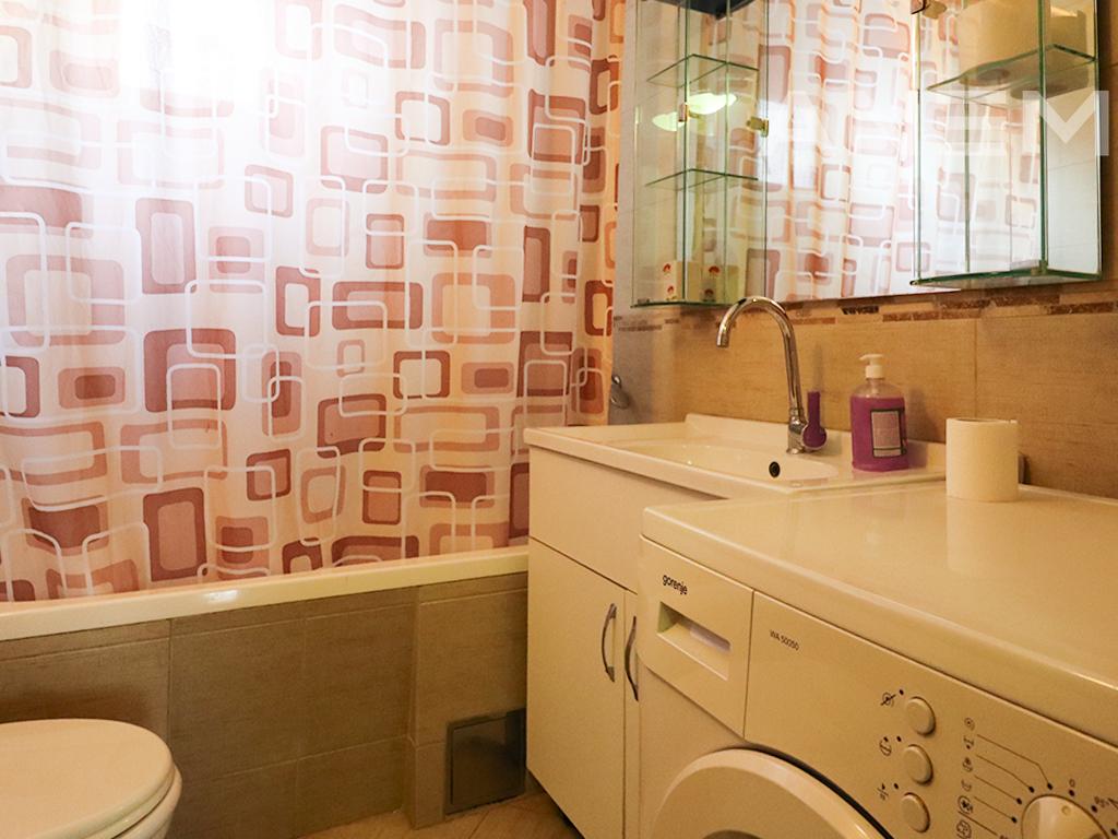 Banesë me qira me 1 dhomë gjumi te Qafa