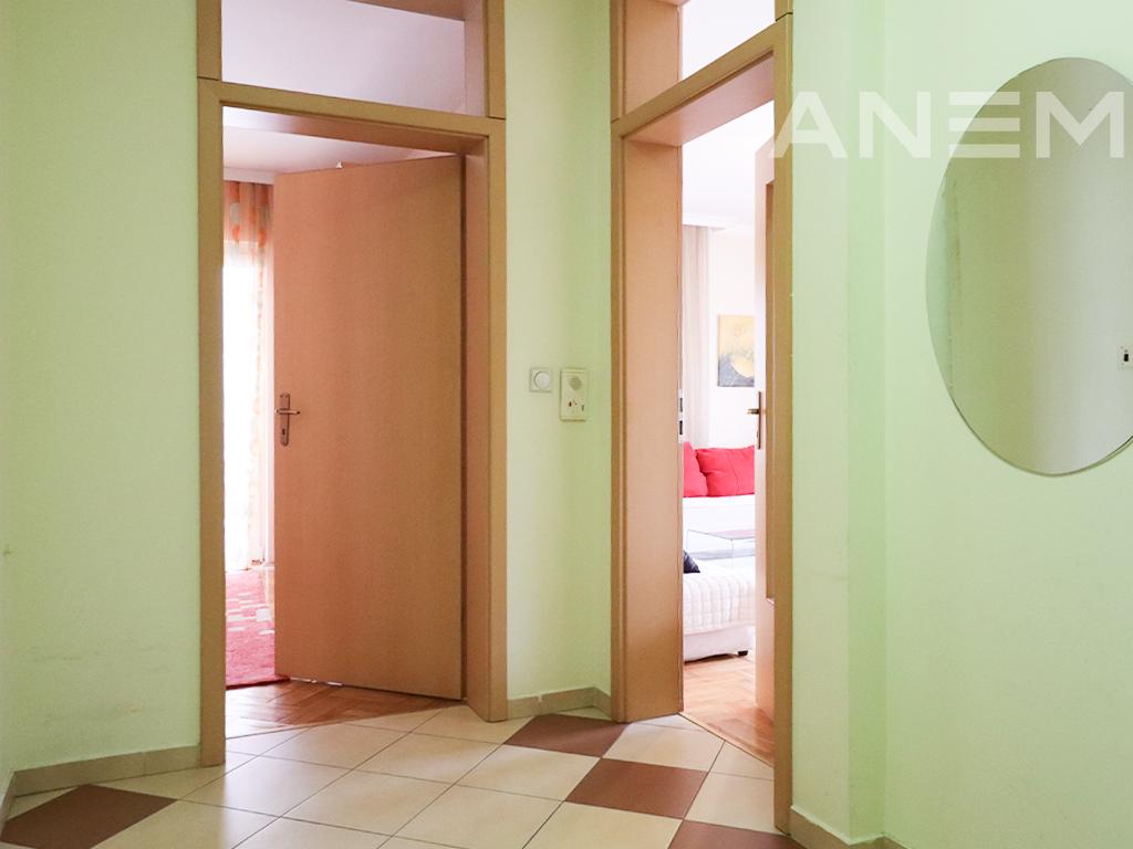 Banesë me qira me 1 dhomë gjumi te Qafa