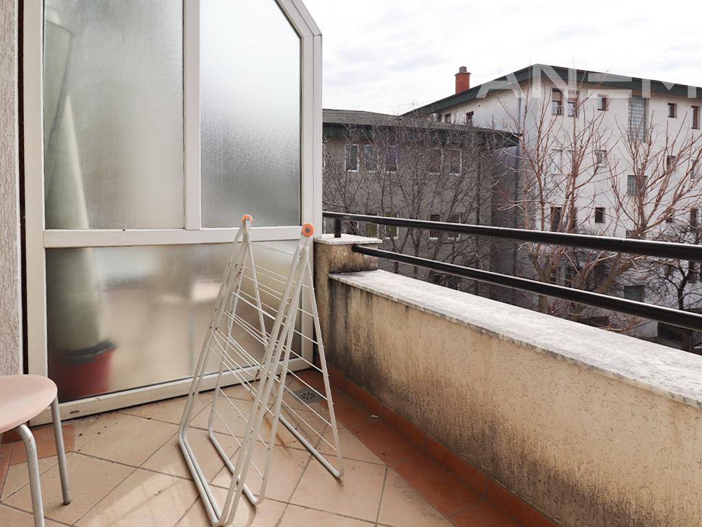 Banesë me qira me 2 dhoma gjumi te Qafa