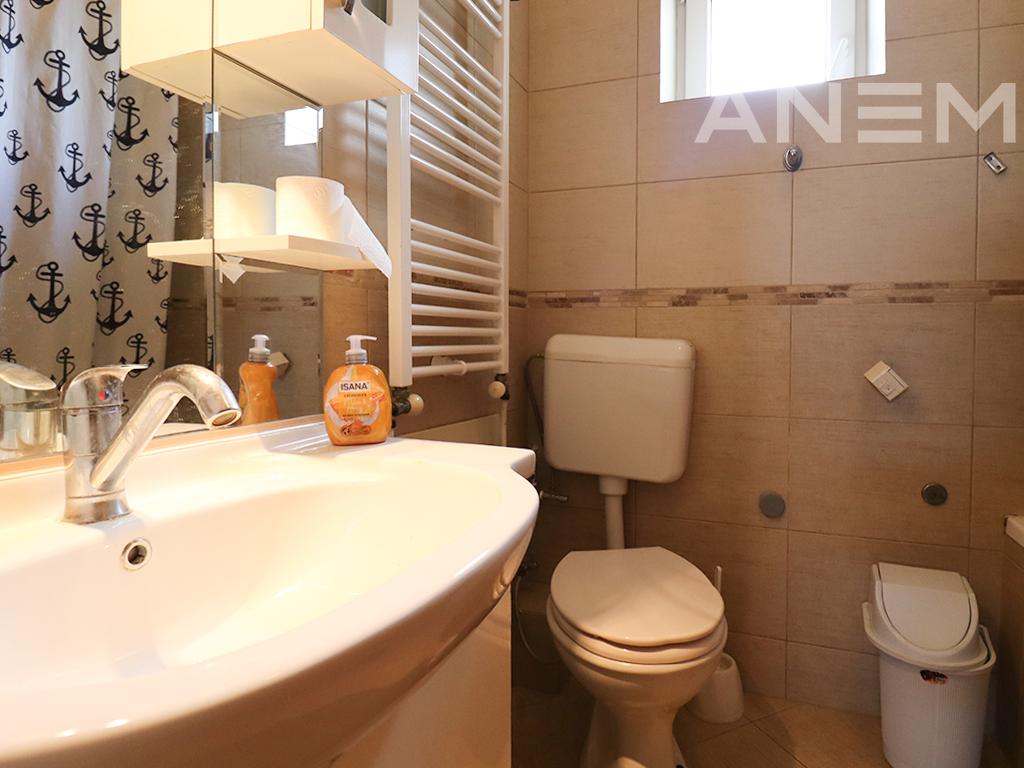 Banesë me qira me 2 dhoma gjumi te Qafa