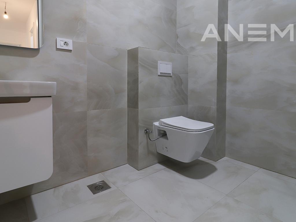 Zyre me qira me 4 hapësira pune në Rrugën B