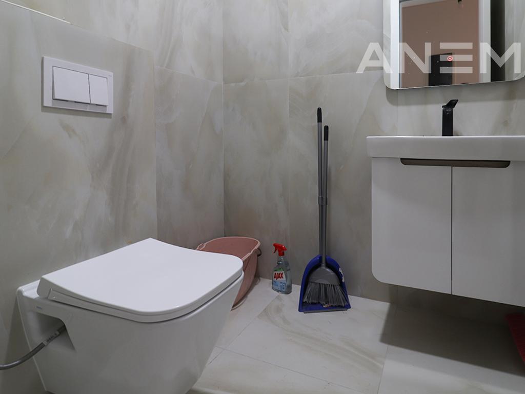 Zyre me qira me 4 hapësira pune në Rrugën B