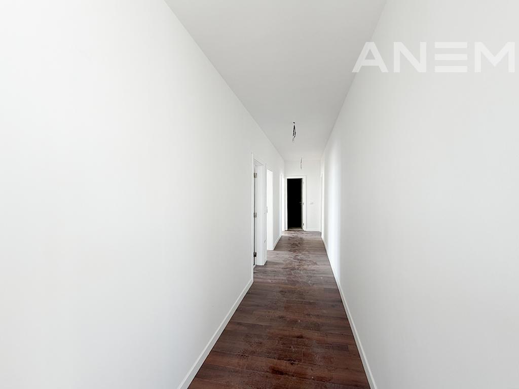 Penthouse në shitje 177m² + 44m² + 35m² në Rrugën C