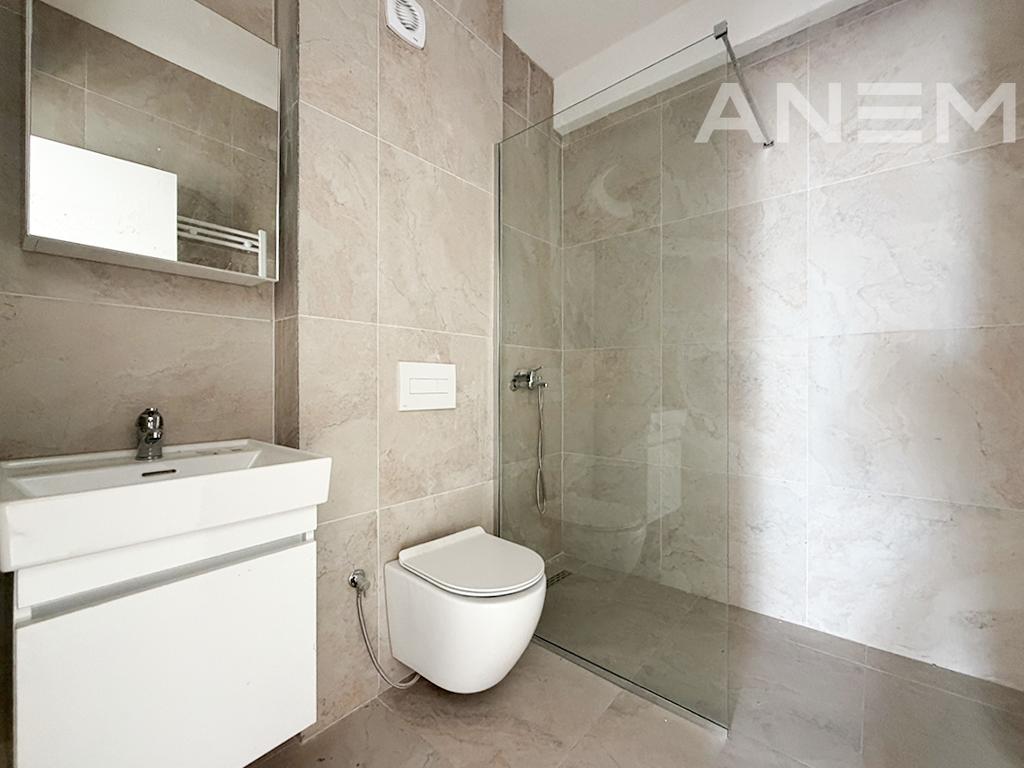 Penthouse në shitje 177m² + 44m² + 35m² në Rrugën C