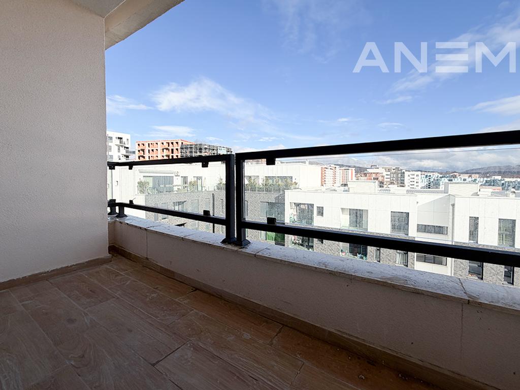 Penthouse në shitje 177m² + 44m² + 35m² në Rrugën C