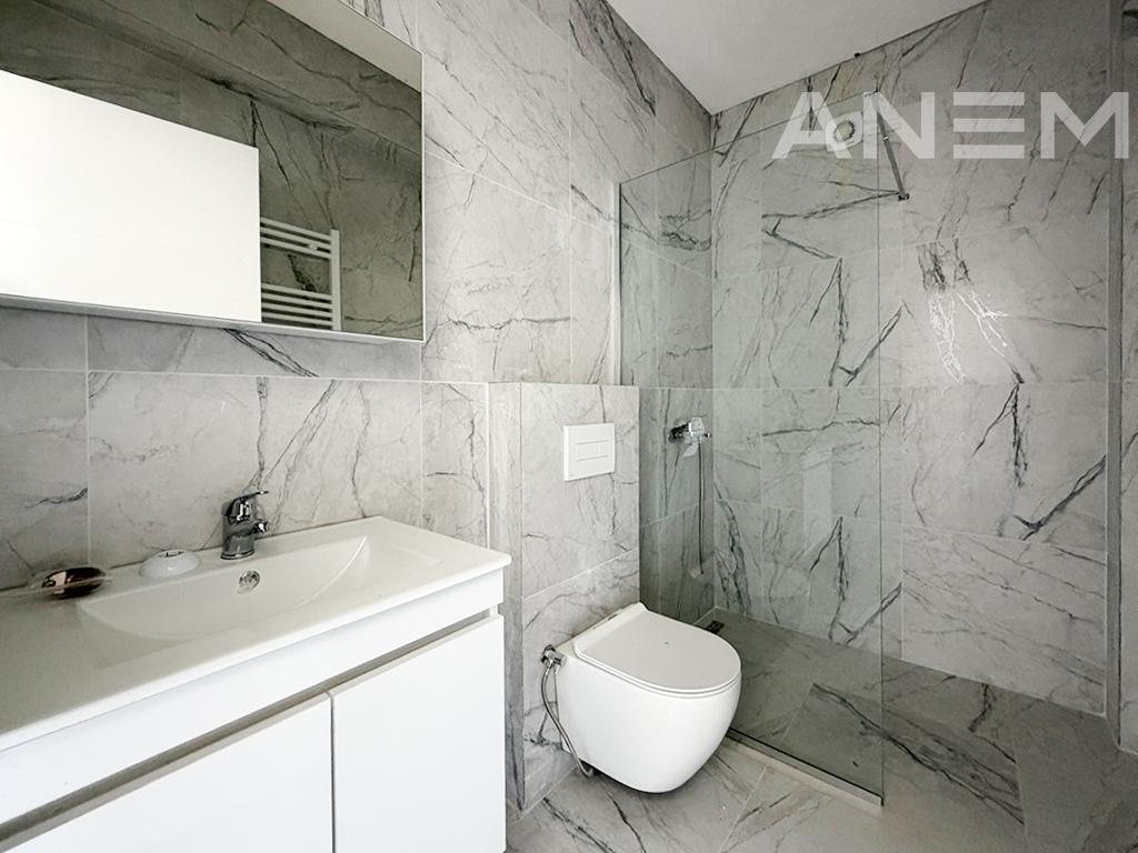 Penthouse në shitje 177m² + 44m² + 35m² në Rrugën C