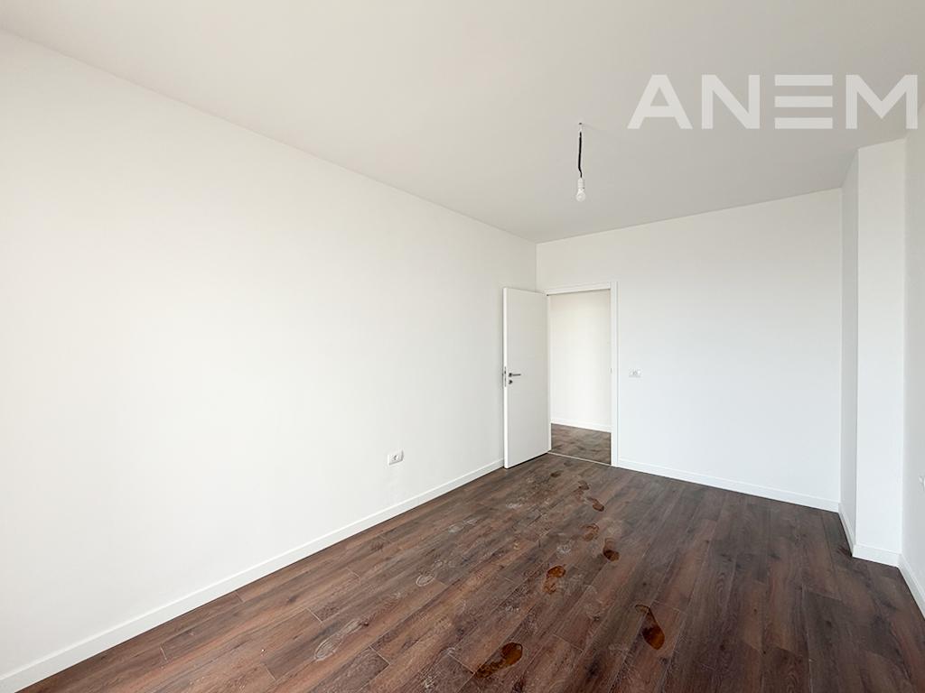 Penthouse në shitje 177m² + 44m² + 35m² në Rrugën C