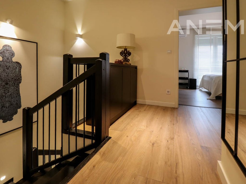 Shtëpi në shitje 137m² + 42m² bodrum në Marigona Residence