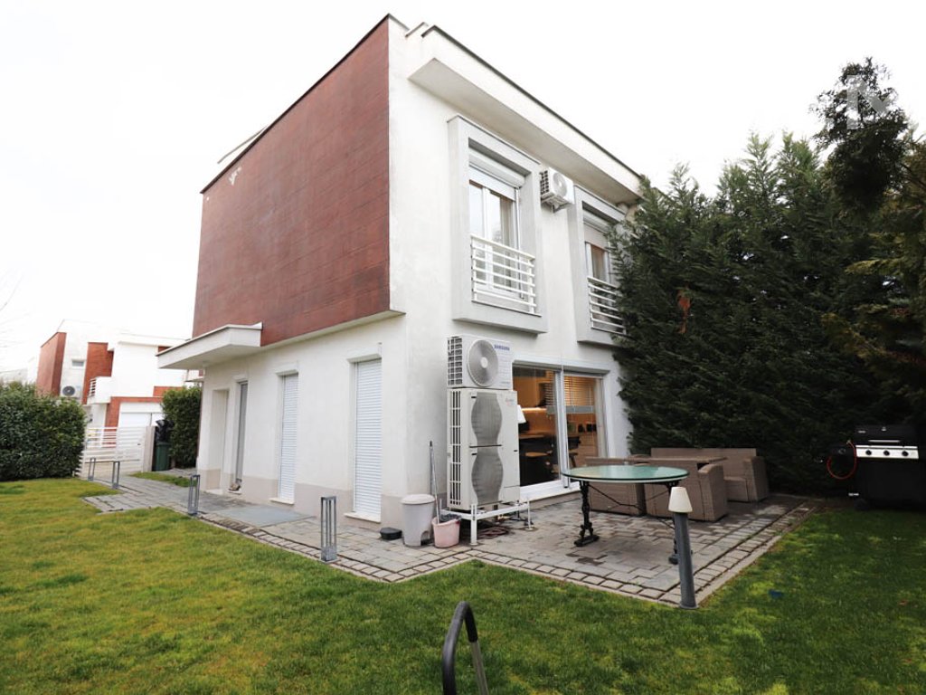 Shtëpi në shitje 137m² + 42m² bodrum në Marigona Residence