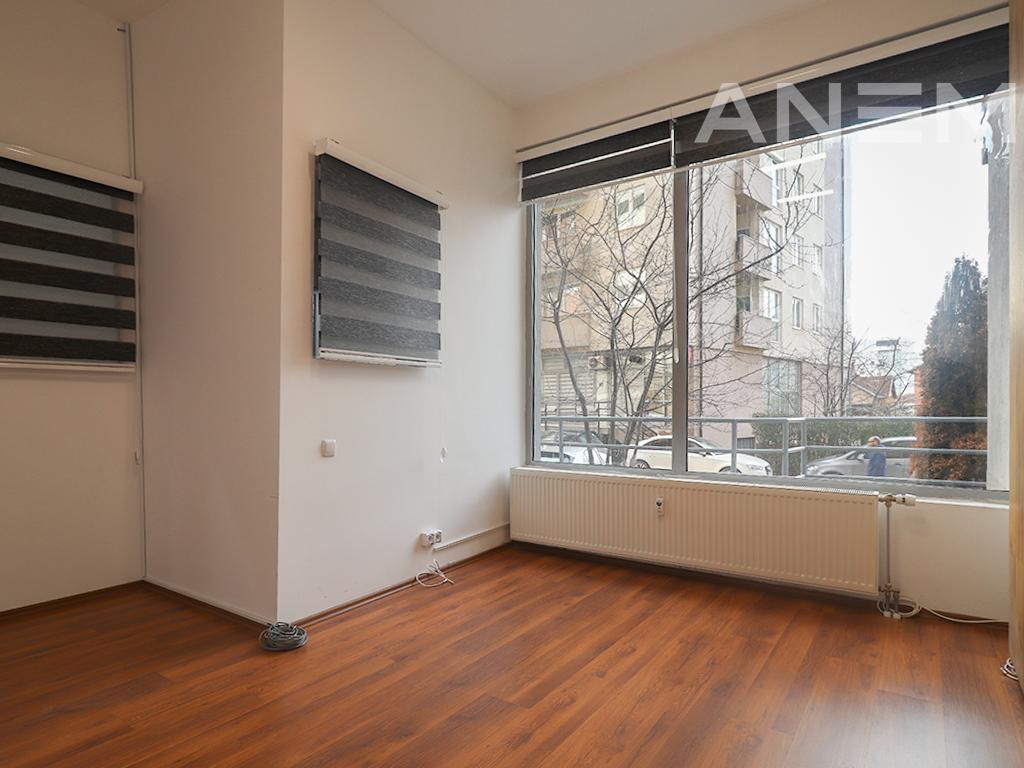 Zyre me qira me 5 hapësira pune në Kalabri