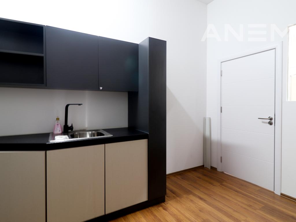 Zyre me qira me 5 hapësira pune në Kalabri