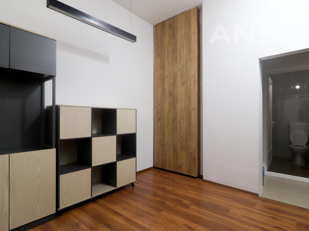 Zyre me qira me 5 hapësira pune në Kalabri