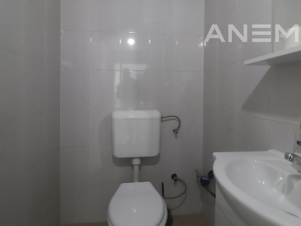 Zyre me qira me 5 hapësira pune në Kalabri