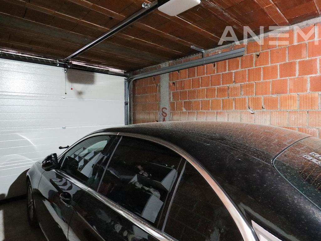 Shtëpi me qira me 3 dhoma gjumi në Kodrën e Trimave