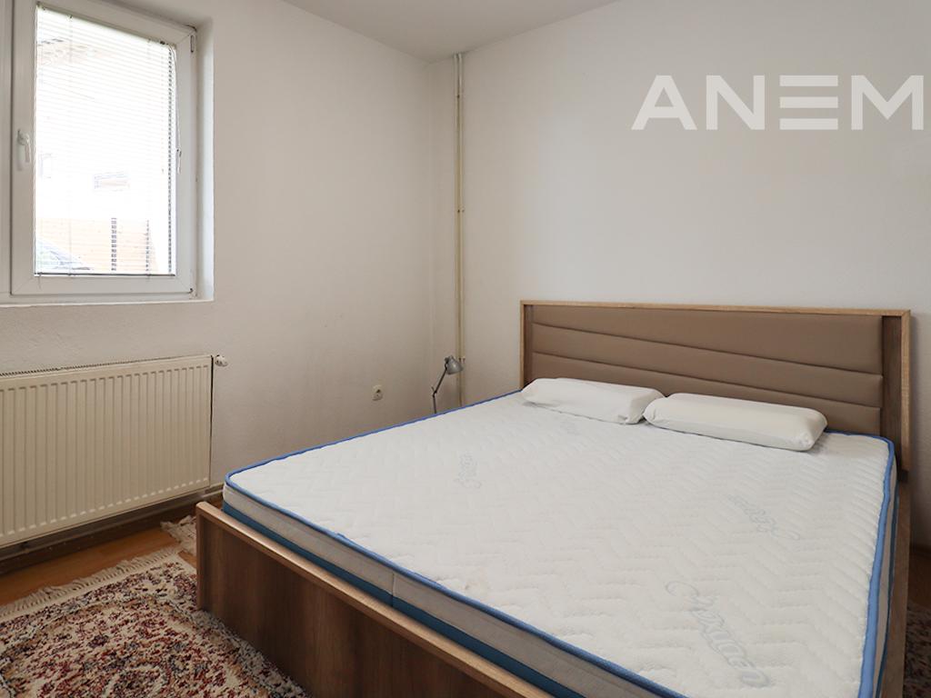 Shtëpi me qira me 3 dhoma gjumi në Kodrën e Trimave