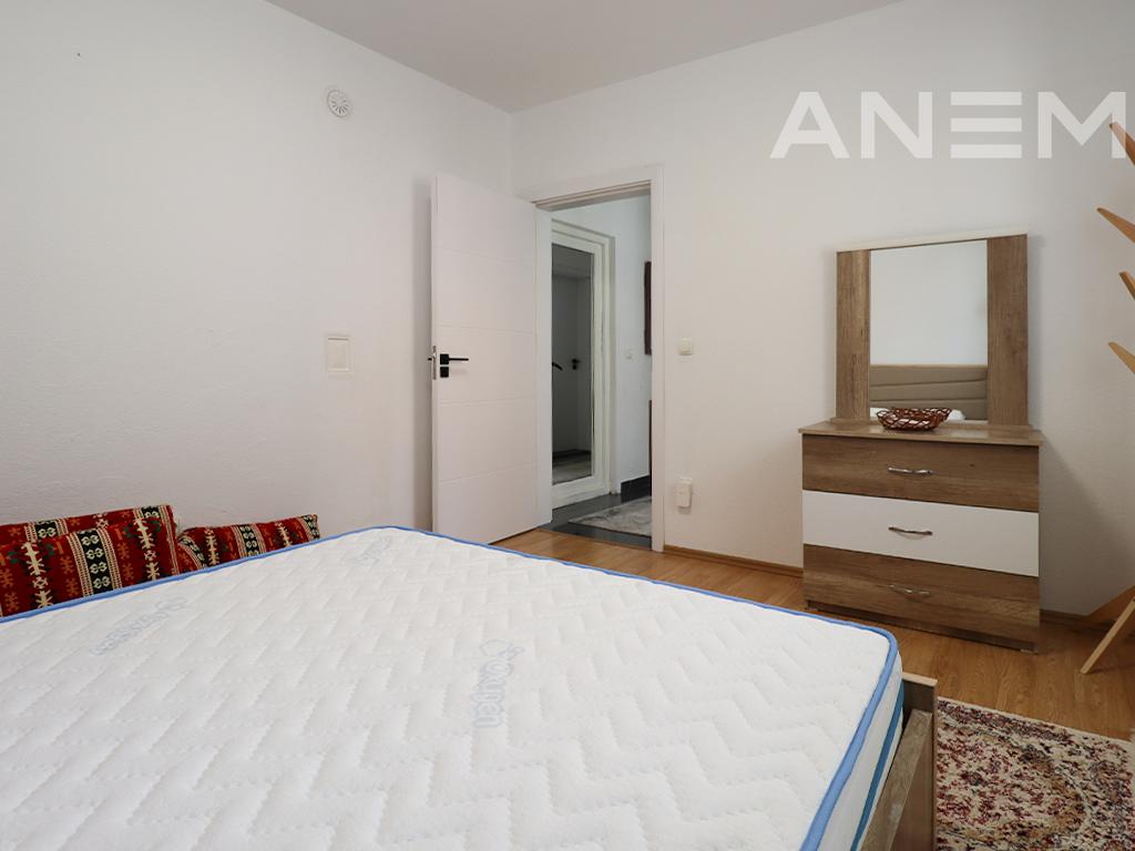 Shtëpi me qira me 3 dhoma gjumi në Kodrën e Trimave