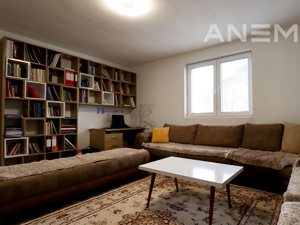 Shtëpi me qira me 3 dhoma gjumi në Kodrën e Trimave