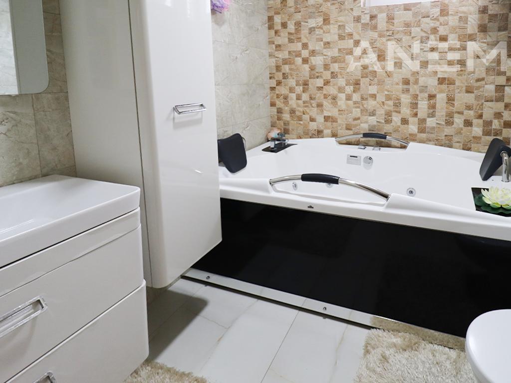 Shtëpi me qira me 3 dhoma gjumi në Kodrën e Trimave