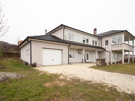 Shtëpi në shitje 400m² në Kolovicë