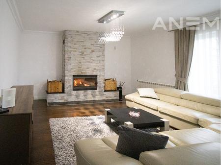 Shtëpi me qira 400m² në Veternik