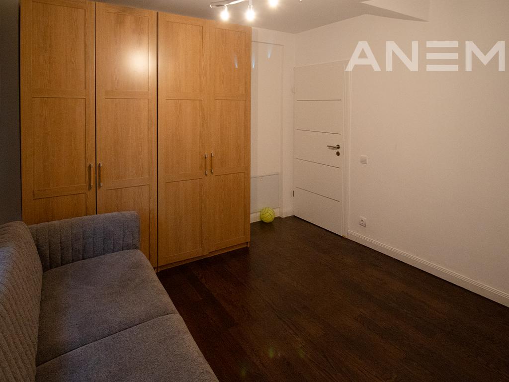 Shtëpi me qira 400m² në Veternik