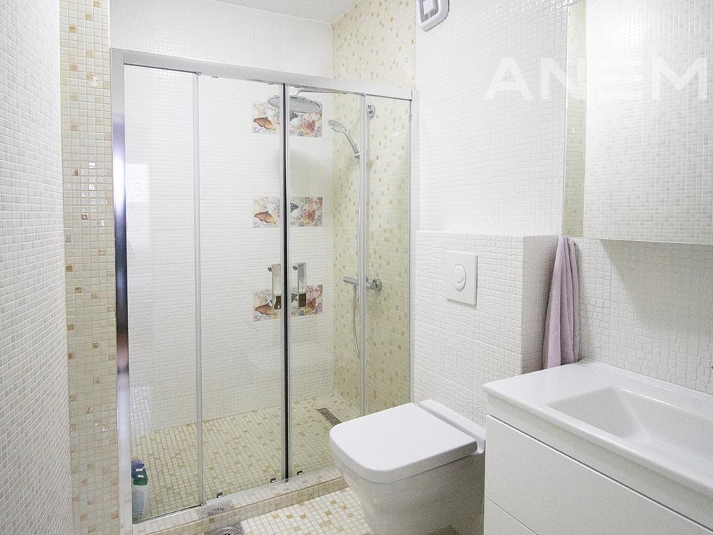 Shtëpi me qira 400m² në Veternik