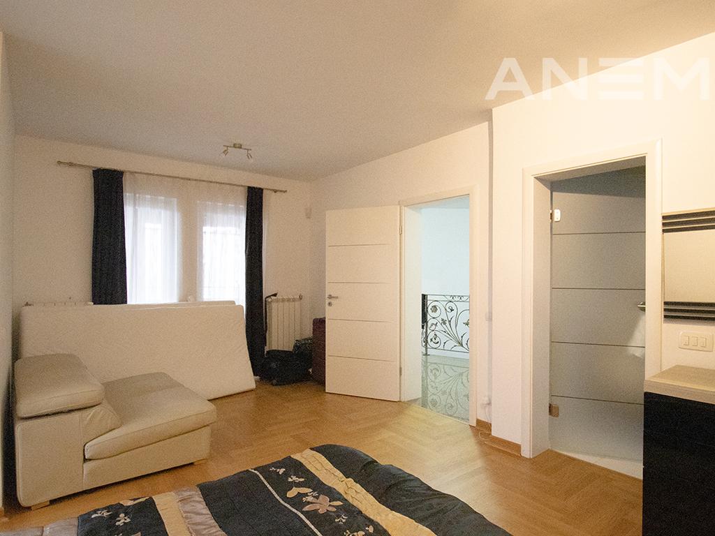 Shtëpi me qira 400m² në Veternik