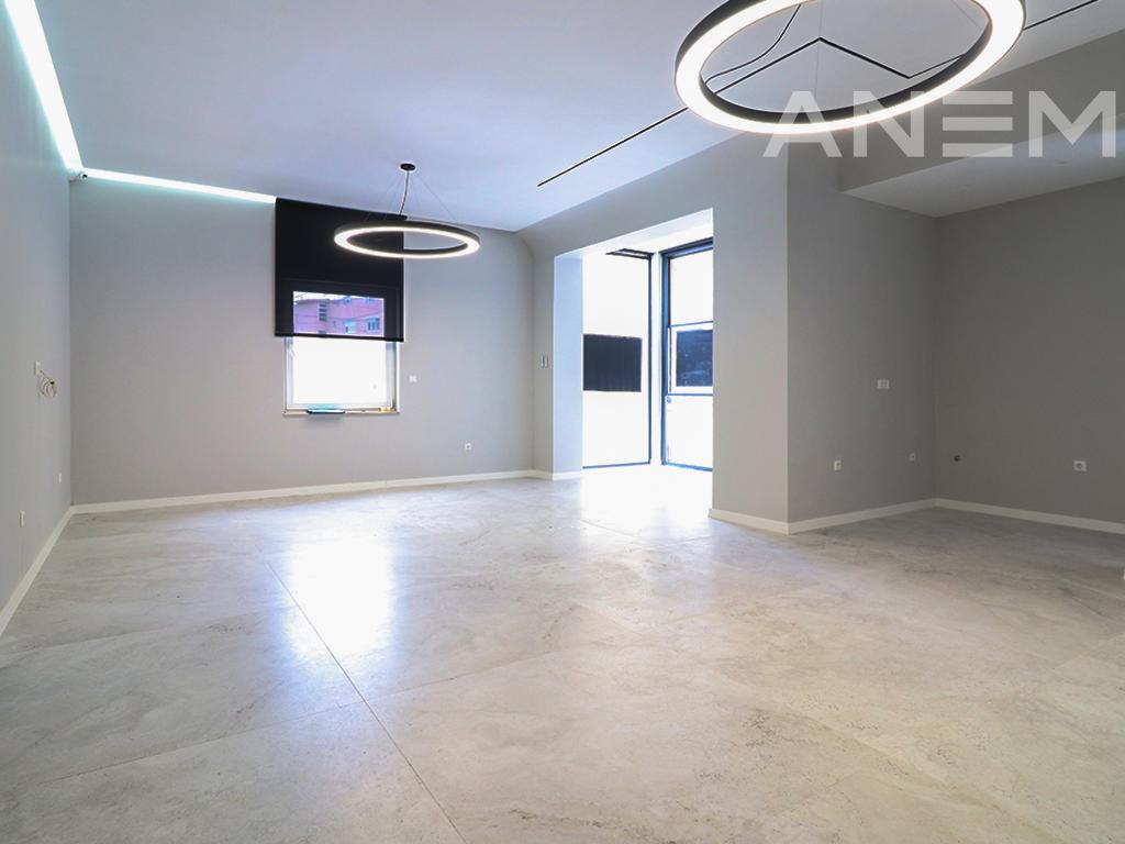 Zyre me qira me 4 hapësira pune në Qendër