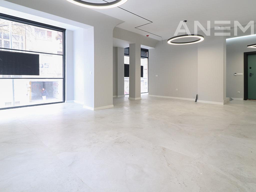 Zyre me qira me 4 hapësira pune në Qendër