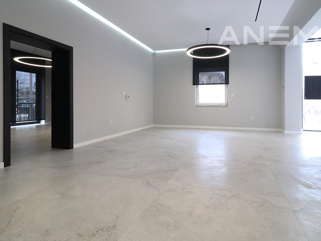 Zyre me qira me 4 hapësira pune në Qendër